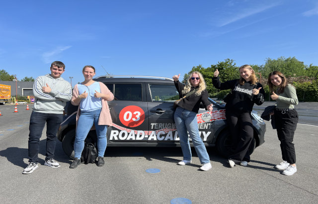 Hulpverleningskader Maatschappelijke Dienstverlening ... - Redenen voor een Terugkommoment - DriveSafeAcademy.be thumbnail